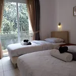 Apartment Comfortable And Ideally Situated *