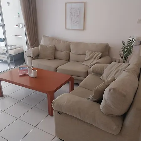 Apartment Comfortable And Ideally Situated *