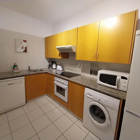 Apartment Comfortable And Ideally Situated