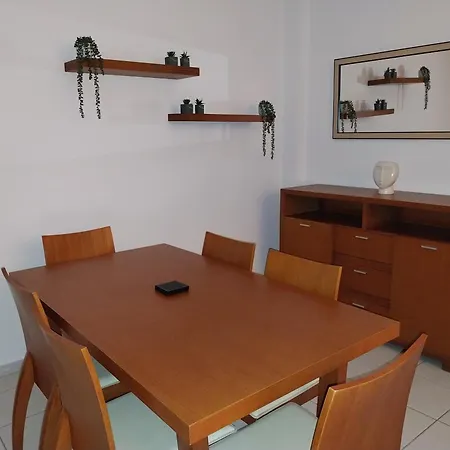 아파트 Comfortable And Ideally Situated 파포스