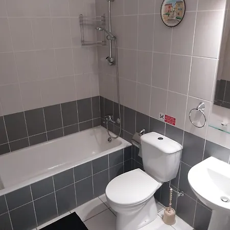 Comfortable And Ideally Situated * بافوس